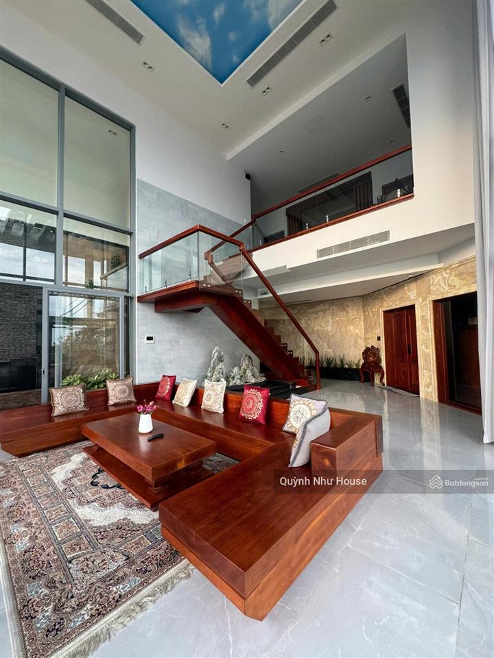 Nhà thật  tin thật || penthouse pool  dt 564m2  view trực diện sông không che  giá 110 tỷ