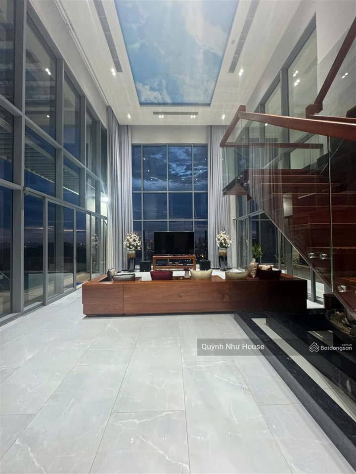 Nhà thật  tin thật || penthouse pool  dt 564m2  view trực diện sông không che  giá 110 tỷ