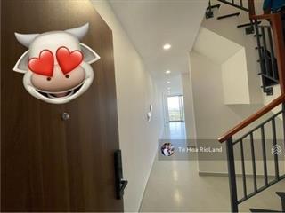 Duplex penthouse 135m2 giá 9,5tr/tháng. nhà trống sẵn, có thể ở ngay