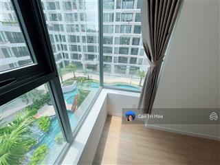 Bán nhanh căn 4 phòng, 3wc 99,9m2 ngay góc hồ bơi. giá 4,050 tỷ. sổ hồng sẵn