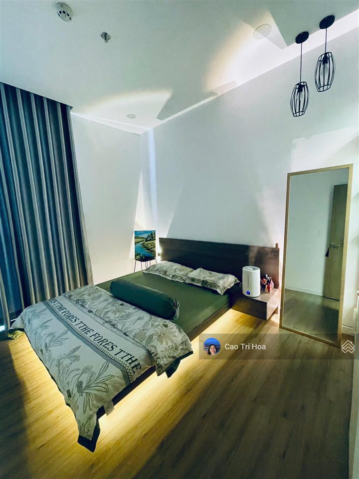 Bán căn 63m2 mt eastmark city giá 3,3 tỷ full nội thất