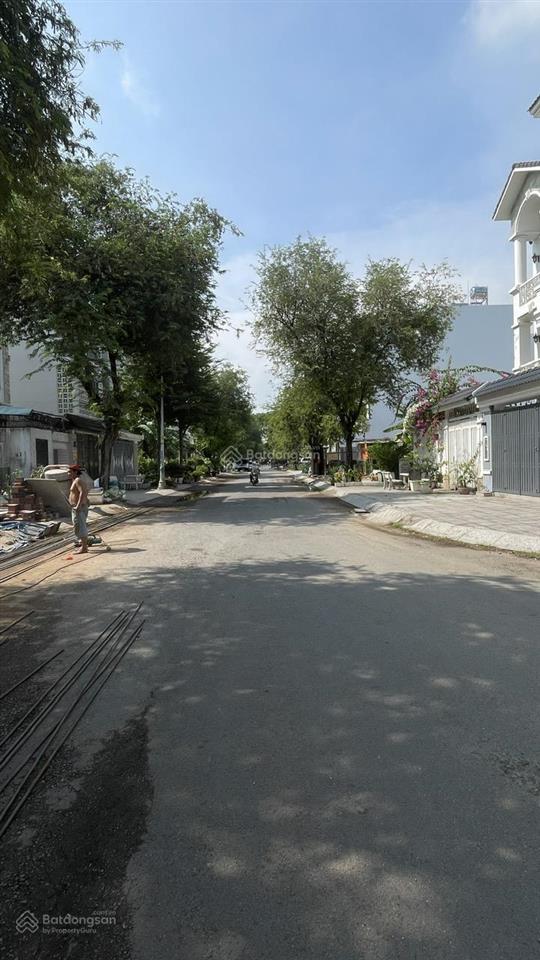 Bán lô đất biệt thự 10x20 đường tốt, siêu hiếm, vị trí đẹp, phía sau đất là kênh sông thoáng mát