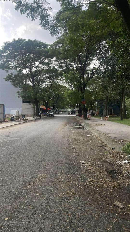 Cần tiền bán nhanh lô đất biệt thự 176m2 giá rẻ nhất dự án 105tr/m2 được xây dựng 1trệt 1hầm 2 lầu