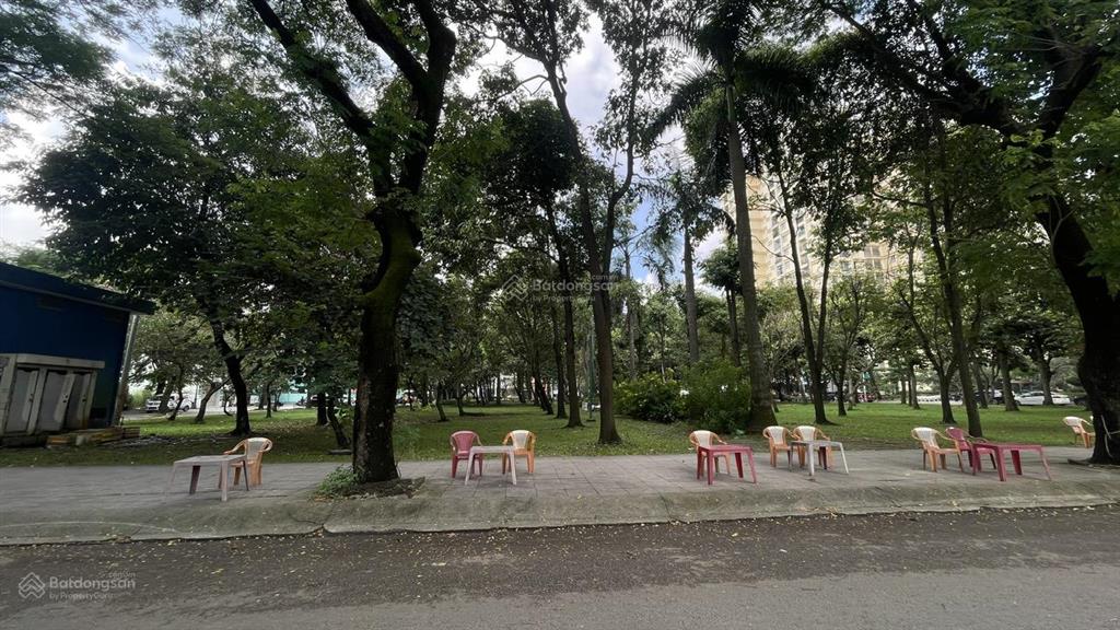 Cần tiền bán nhanh lô đất biệt thự 176m2 giá rẻ nhất dự án 105tr/m2 được xây dựng 1trệt 1hầm 2 lầu