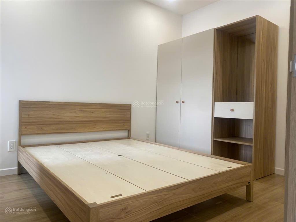 Cho thuê căn hộ 2pn + 2wc tầng cao, view sông rèm 2 máy lạnh, tủ lạnh, máy giặt, mnn = 7 triệu/th