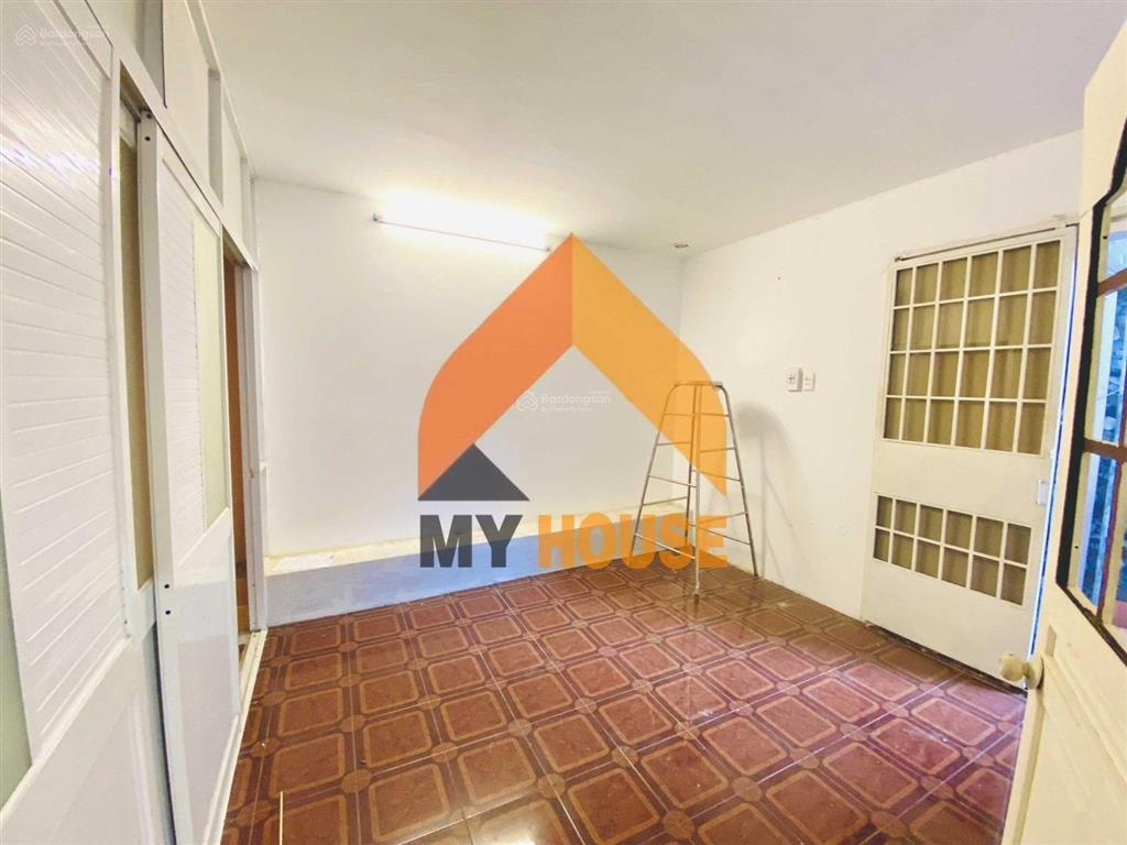 Cơn địa chấn! nhà ngang 6m ngay trần não chỉ 21tr