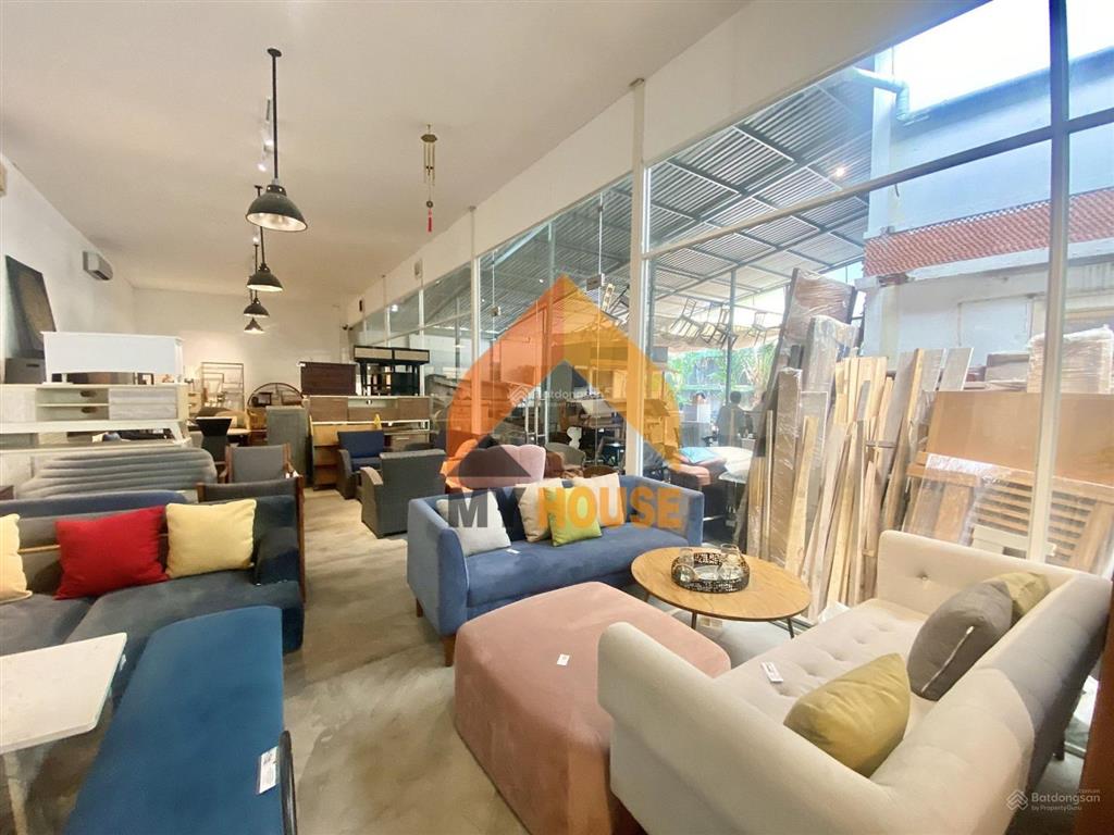 Văn phòng decor rất chill, phù hợp vừa làm việc vừa chữa lành thảo điền đây ạ