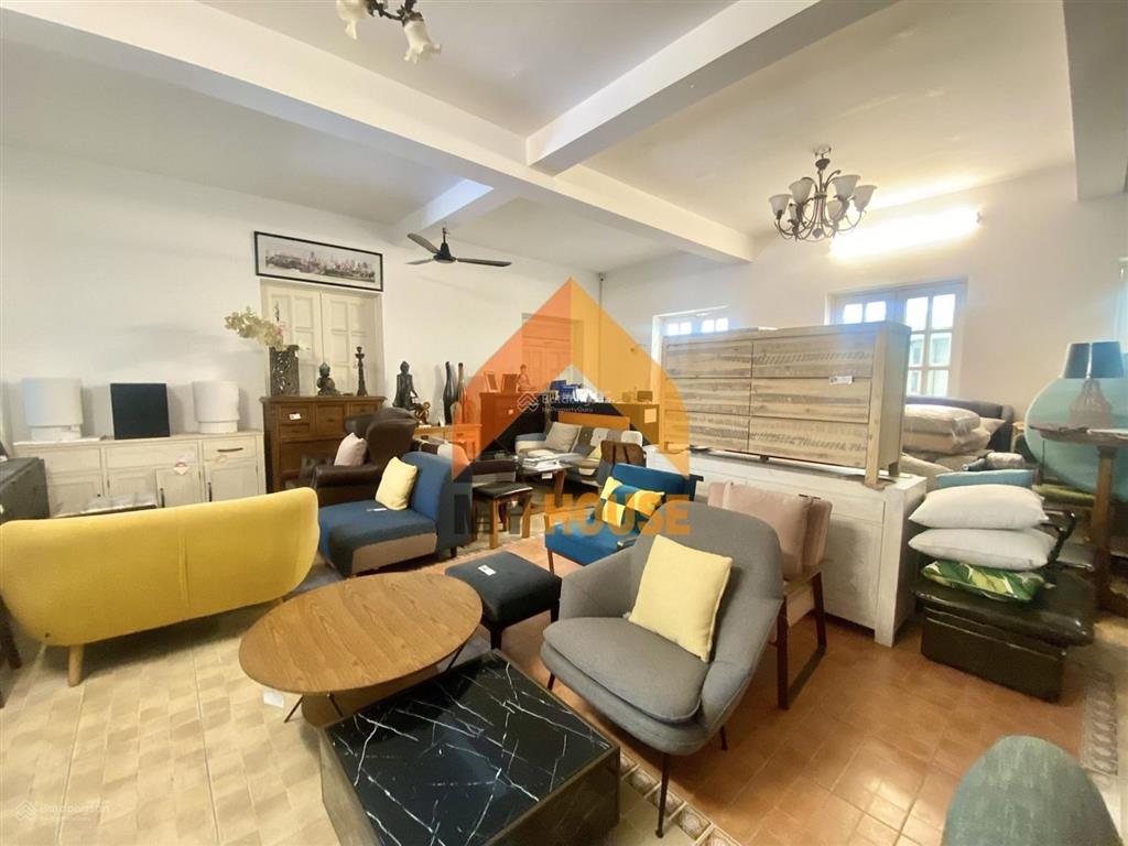 Văn phòng decor rất chill, phù hợp vừa làm việc vừa chữa lành thảo điền đây ạ