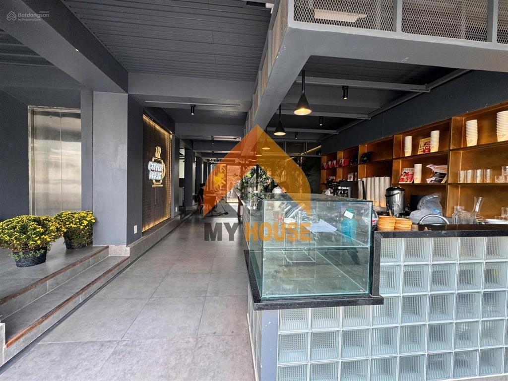Sàn văn phòng style hiện đại ngay trần não, giá tốt