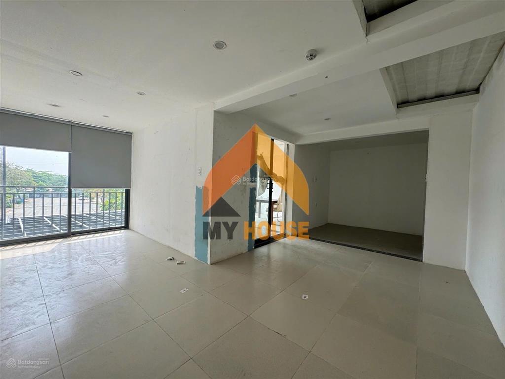 Sàn văn phòng style hiện đại ngay trần não, giá tốt