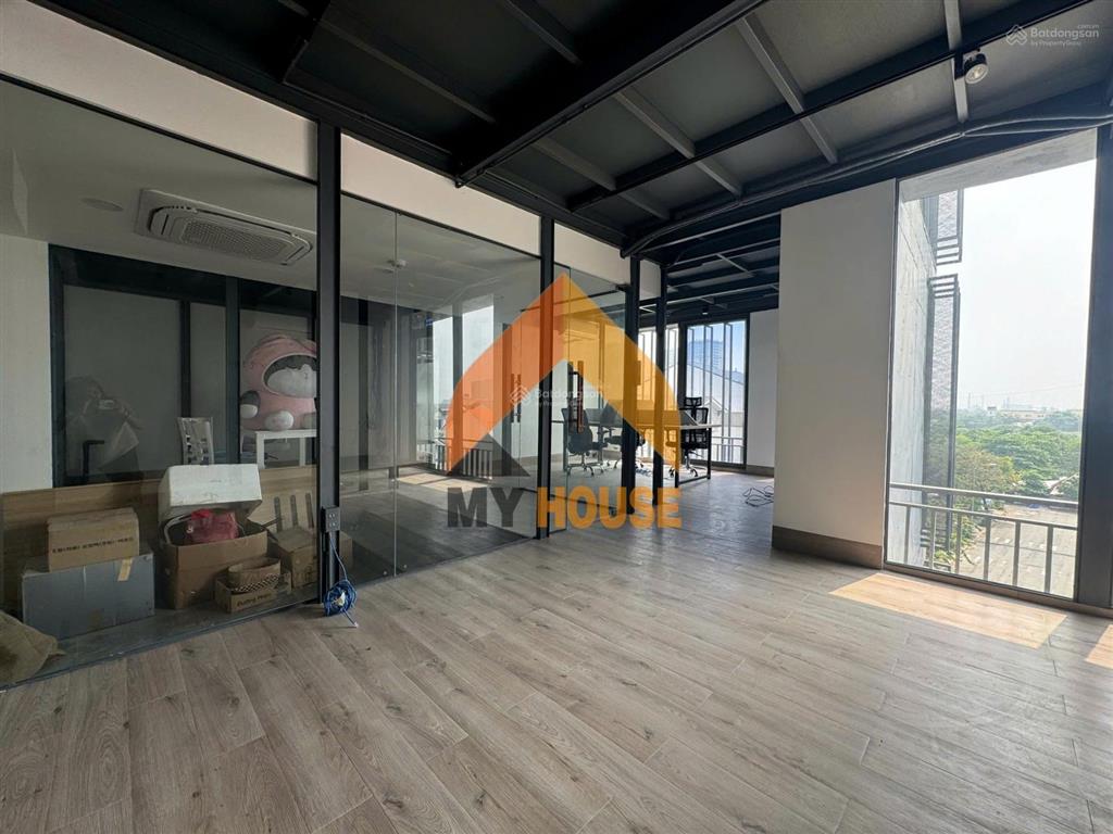 Sàn văn phòng style hiện đại ngay trần não, giá tốt