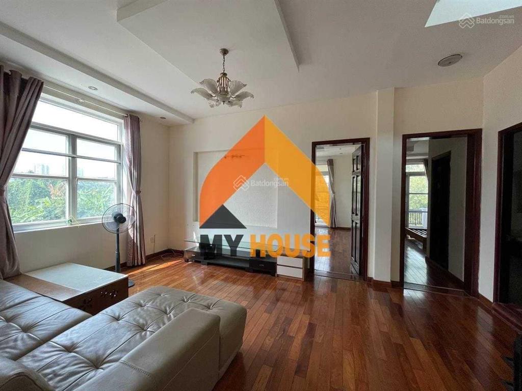 Villa xuân thuỷ xinh xỉu 250m2 sân vườn