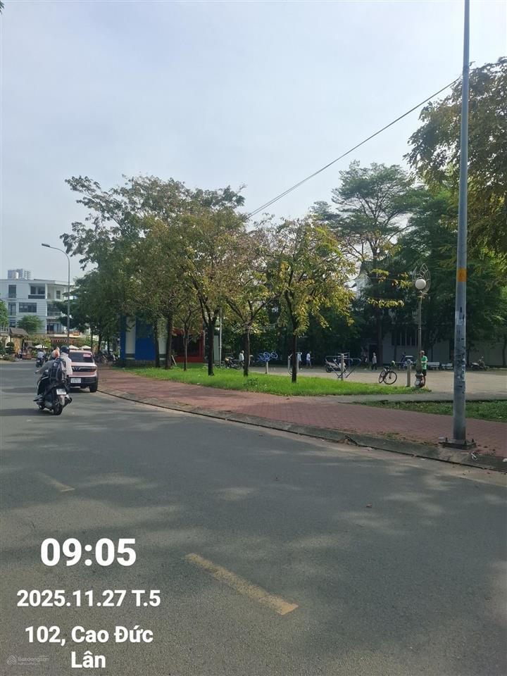 Bân đất mặt tền công viên hồ sinh thái đường cao đức lân 10x20m giá chỉ 243tr/m2