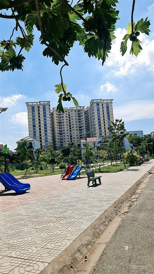 Bán 1 cặp đất dự án đông thủ thiêm ( có sổ cá nhân ) giá 106tr/m trục chính giá 125tr/m