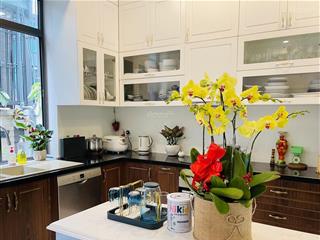 Nhà bán 220m kết cấu 1tr 3 tầng giá 19.2 tỷ