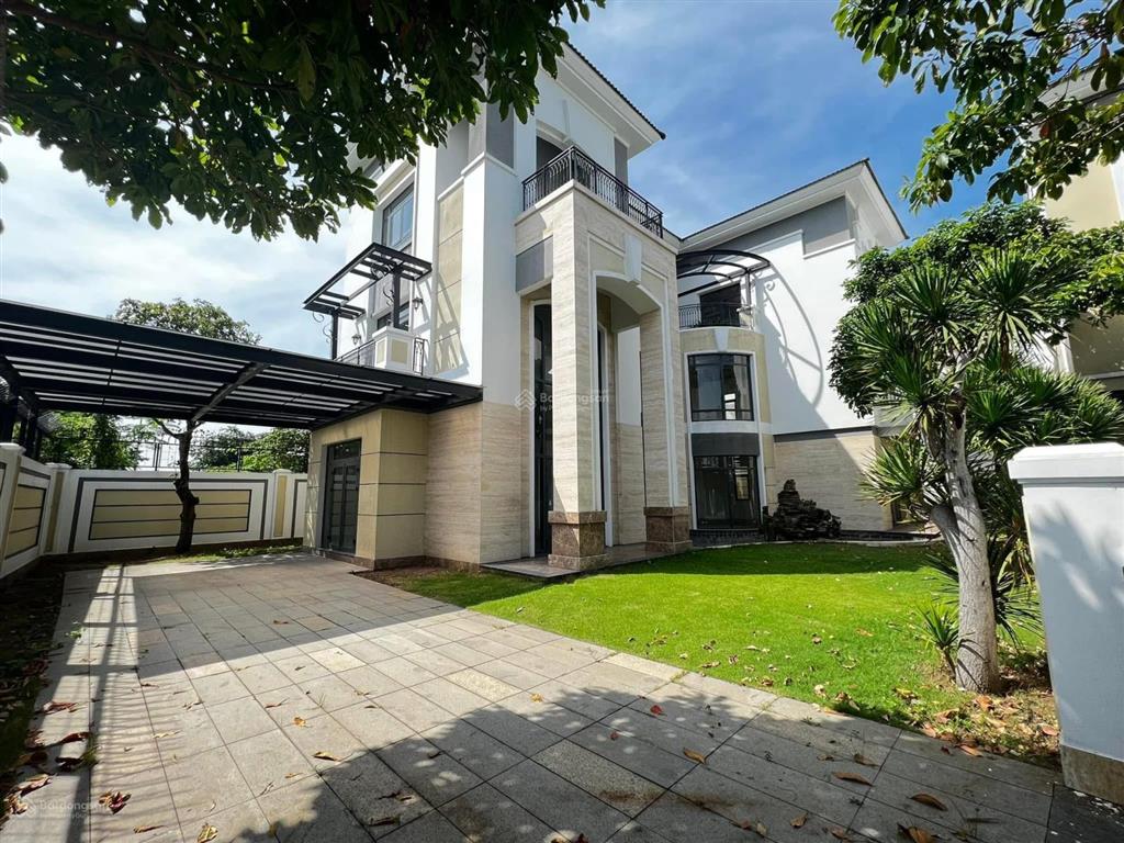 Cần bán gấp 1 cặp căn đập thông classia gồm 1 căn góc và 1 căn liền kề, tổng diện tích 298m2, shr