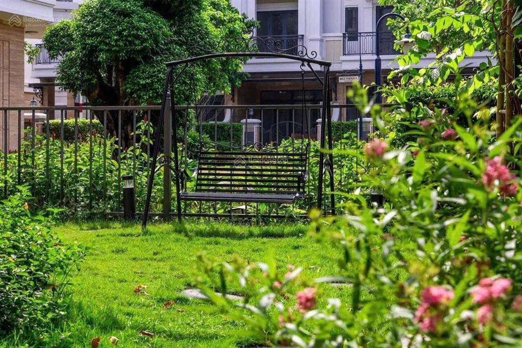 Cần bán gấp 1 cặp căn đập thông classia gồm 1 căn góc và 1 căn liền kề, tổng diện tích 298m2, shr