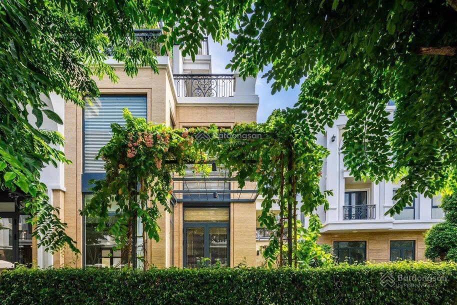 Cần bán gấp 1 cặp căn đập thông classia gồm 1 căn góc và 1 căn liền kề, tổng diện tích 298m2, shr