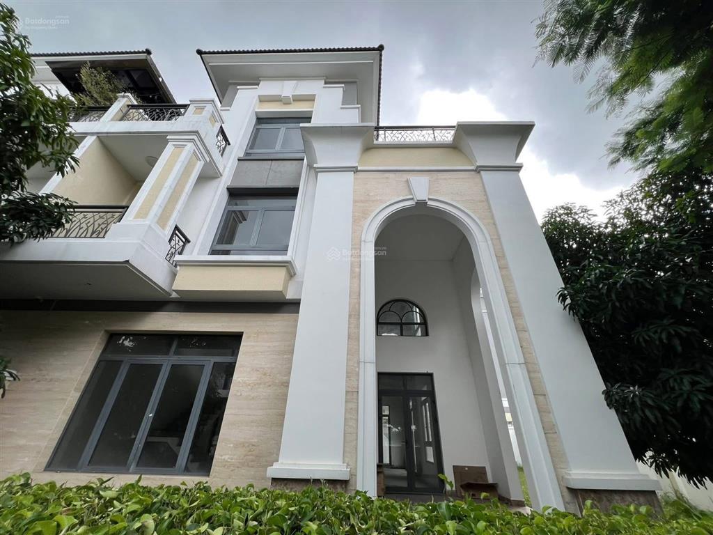 Cần bán gấp 1 cặp căn đập thông classia gồm 1 căn góc và 1 căn liền kề, tổng diện tích 298m2, shr