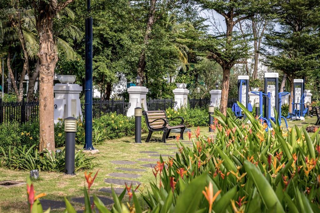 Cần bán gấp 1 cặp căn đập thông classia gồm 1 căn góc và 1 căn liền kề, tổng diện tích 298m2, shr