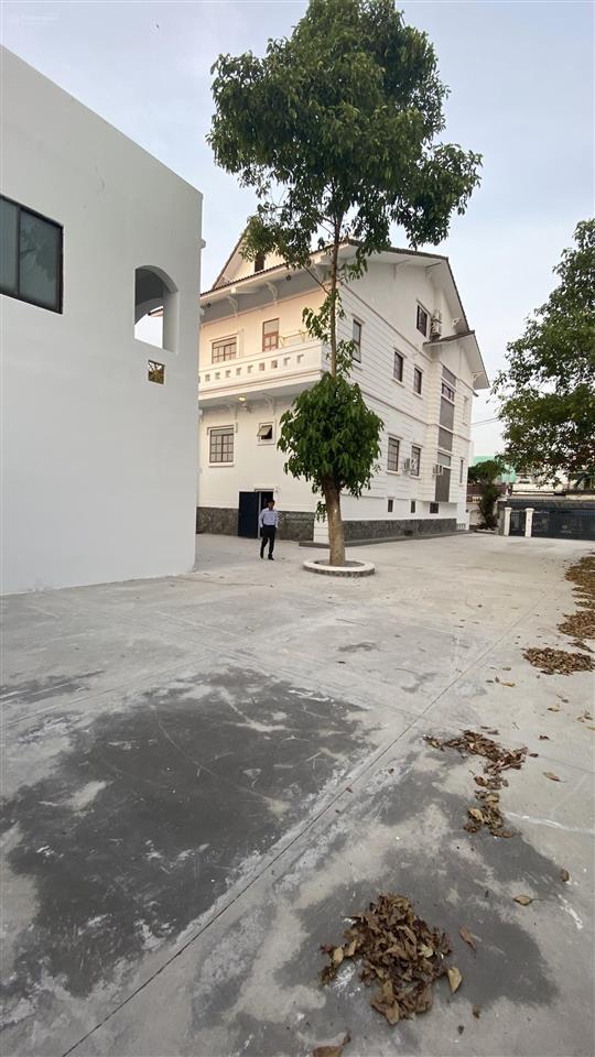 Biệt thự đẳng cấp 2 mặt tiền trung tâm tp. thủ đức