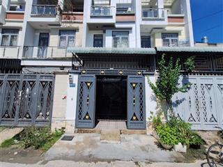 Nhà 60m2, xây 2 lầu 4 phòng ngủ, hẻm thông xe hơi