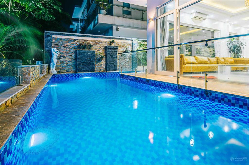 Chính chủ tôi cần bán villa đơn lập, đầy đủ tiện nghi, có bể bơi, kinh doanh ngay