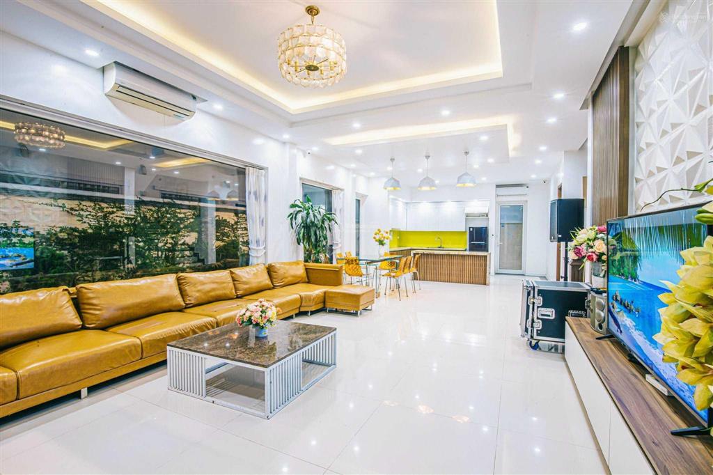 Chính chủ tôi cần bán villa đơn lập, đầy đủ tiện nghi, có bể bơi, kinh doanh ngay