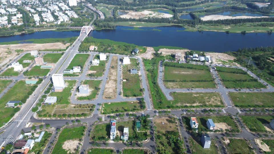 Bán lô đất v6 fpt view công viên sát tòa nhà fpt complex và trần quốc vượng