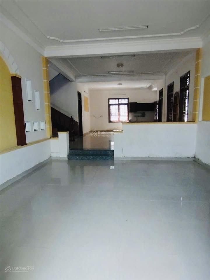 Bán đất tặng nhà 2 tầng đường 10m5 đồng xoài .  diện tích 224m2 ngang 15m
 gi/á 10,9 tỷ