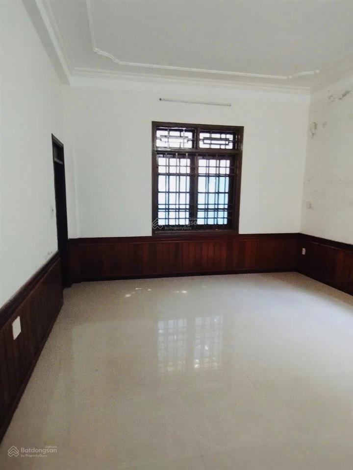 Bán đất tặng nhà 2 tầng đường 10m5 đồng xoài .  diện tích 224m2 ngang 15m
 gi/á 10,9 tỷ