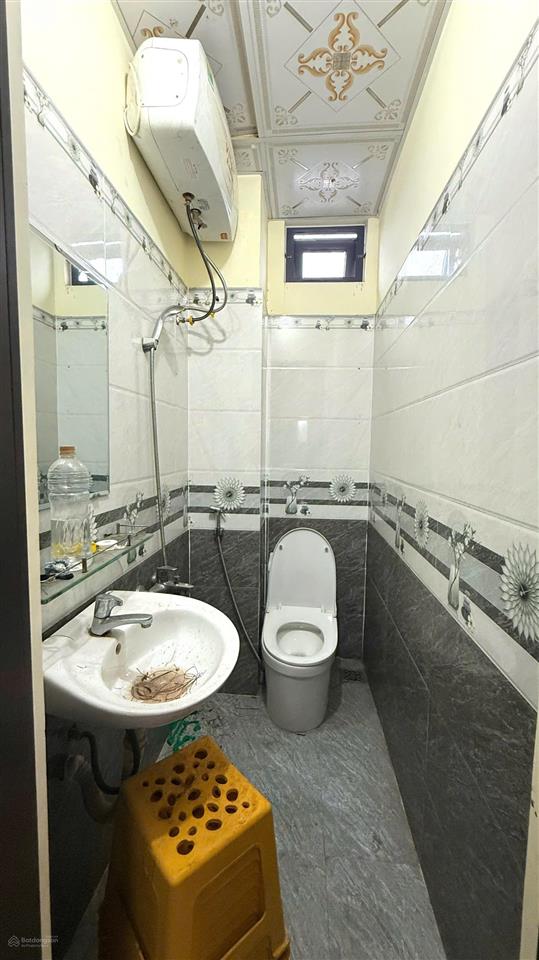 Nhà 4 tầng đường 15m nguyễn tường phổ , sát hoàng thị loan .
 diện tích 40m2 ngang 4m4