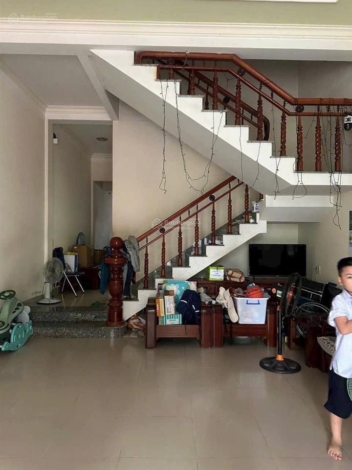 Nhà 2 tầng mt đường hoà minh 20 .  dt 75m2 ngang 5m
 za đầu tư 5,x ti