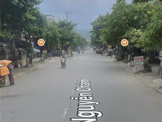 Cặp đất đường 10.5m nguyễn chánh  thông biển nguyễn tất thành  cách hoàng thị loan tầm 70m