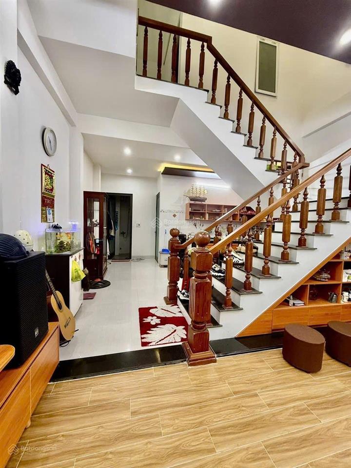 Nhà 2 tầng, 2 mê đúc kiệt ô tô tô hiệu, đà nẵng