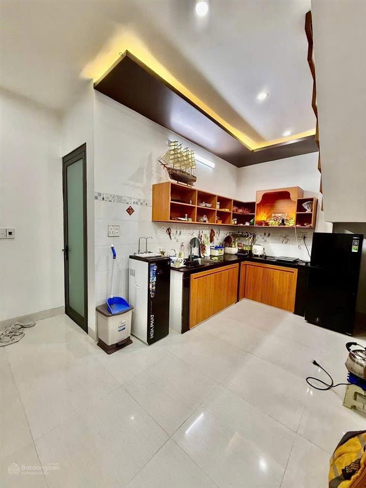 Nhà 2 tầng, 2 mê đúc kiệt ô tô tô hiệu, đà nẵng