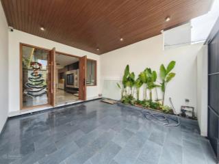 Nhà 3 tầng đường hoa phú 3 . diện tích 80m2 thiết kế 3 tầng full nội thất.
tầng 1 sân oto,