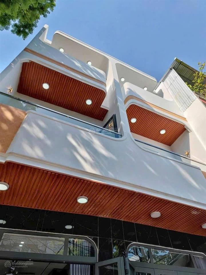 Nhà 3 tầng mặt tiền huỳnh ngọc huệ , gần hà huy tập