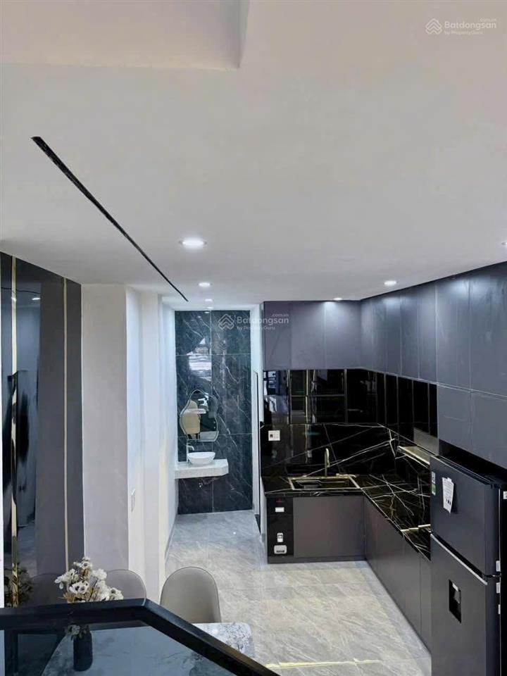 Nhà 3 tầng mặt tiền huỳnh ngọc huệ , gần hà huy tập