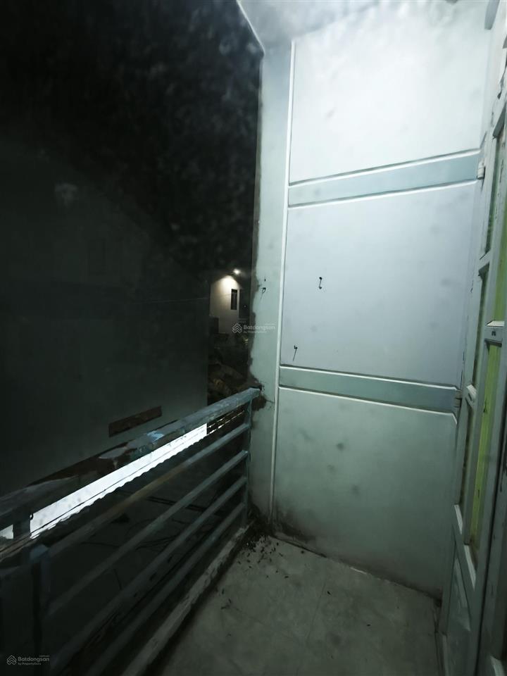 Cần bán nhà xã hưng long, huyện bình chánh cách xh 10m. dt 4x10m trệt, lầu 2pn 2wc giá 1tỷ150 tl