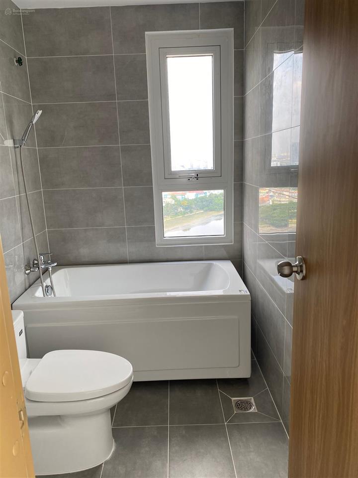 Bán căn hộ terra mia 73m2 2pn, 2wc, 1 phòng đọc sách, ngay ngã tư phạm hùng, nguyễn văn linh