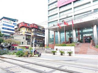 E cần bán gấp căn tập thể ngõ 208 giải phóng thanh xuân 100m 3ngủ2vs, căn góc, ô tô, giá 4.3 tỉ