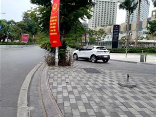 Bán nhà mặt phố tại đường lạc long quân 135m2, 7 tầng 1 hầm giá 84 tỷ. tây hồ