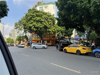 Building 9 tầng thang máy hiện đại trung hoà cầu giấy cho cty thuê giá cao.