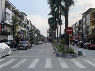 Nhà đẹp ngay đại học công nghiệp hà nội 90m2  5 tầng hoàn thiện đẹp chỉ 17 tỷ