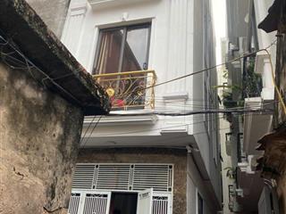 Nhà 3 ngủ, full nội thấtchỉ việc xách vali về ở ngay. 34m2x5t, gần park city.  0984 672 ***