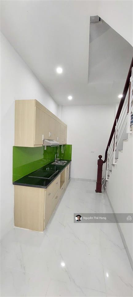 Nhà 3 ngủ, full nội thất chỉ việc xách vali về ở ngay. 32m2x4t, gần chợ bông đỏ. 0984 672 ***