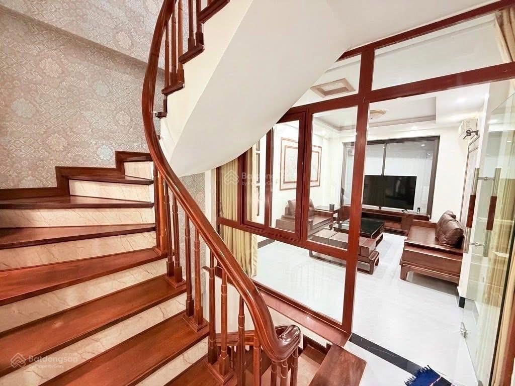 Bán nhà đẹp phố đào tấn  ba đình, 41m², 5 tầng, 5 phòng ngủ, vị trí đẹp  giá chỉ 11,2 tỷ có bớt