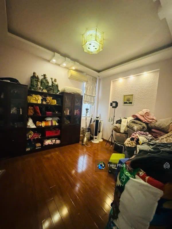 Bán nhà 5 tầng, 44 m², ngõ rộng  cách phố vài bước chân, nguyễn khang  cầu giấy, giá chỉ 11,5 tỷ