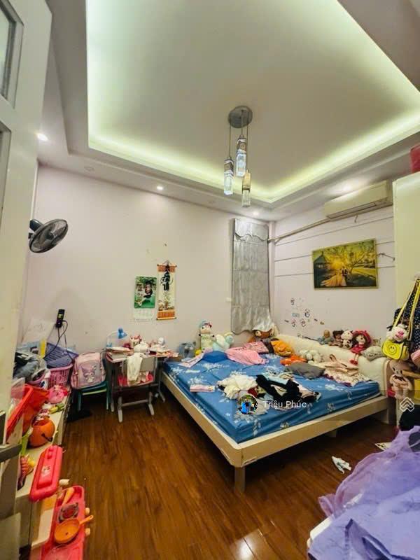 Bán nhà 5 tầng, 44 m², ngõ rộng  cách phố vài bước chân, nguyễn khang  cầu giấy, giá chỉ 11,5 tỷ